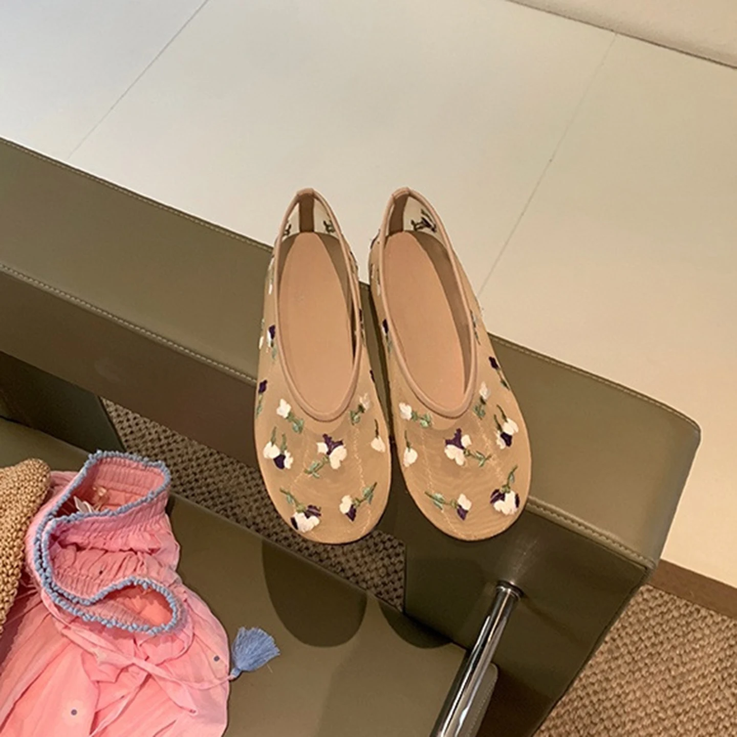 Hand Embroidered Flowers Designer Mesh Hollow Flats Ballet Shoes Women Summer Light Breathable Mary Jane Shoe Elegant Mules Shoe view 4