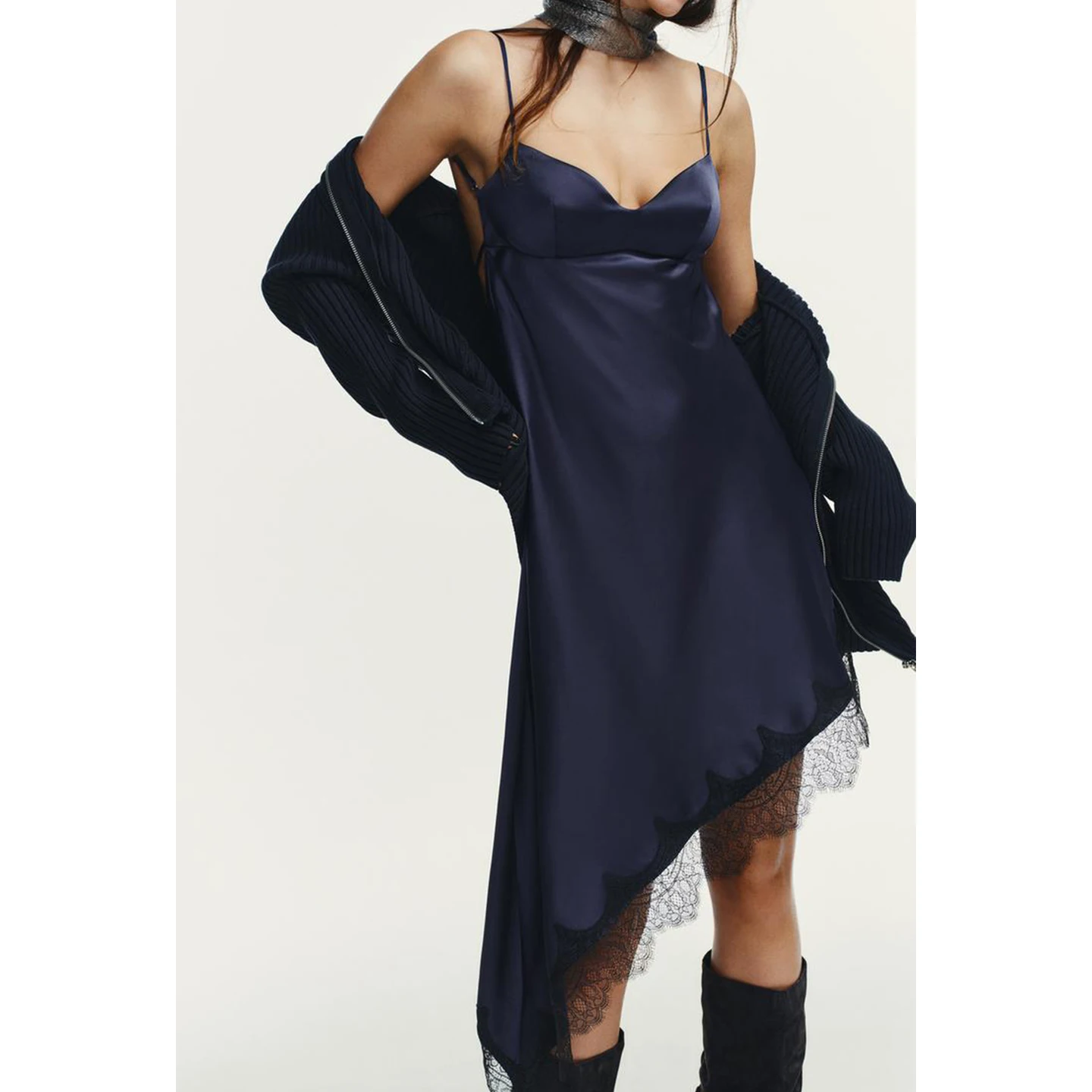 Hiver nouveau femmes Ins Sle coeur col soie Satin sensation dentelle asymétrique Dr v-ne Svel coupe ajustée décontracté Dr