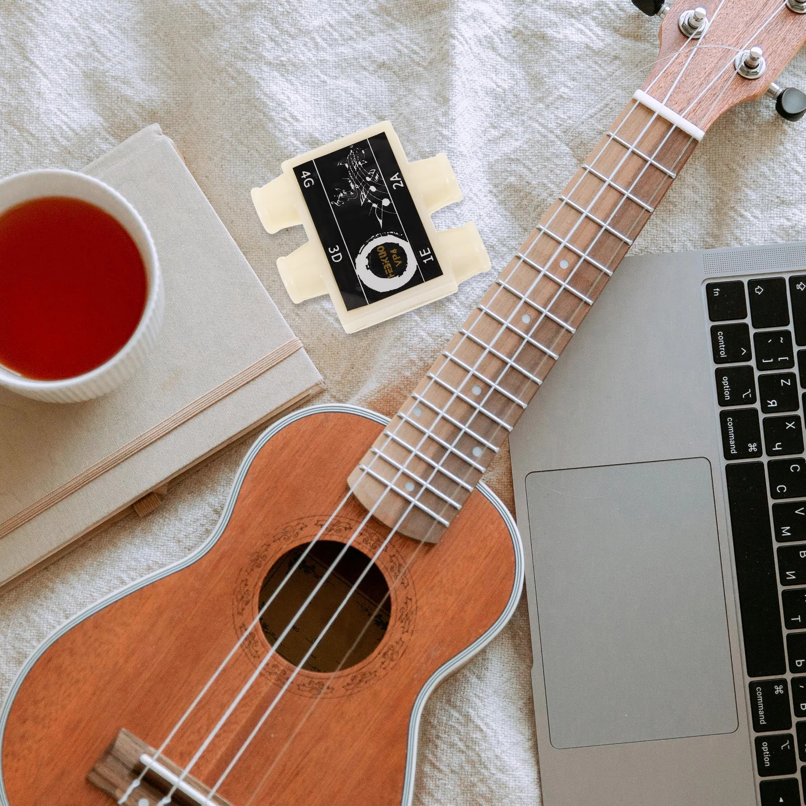 

4 Holes Ukulele Tuning Flute Guitar Pitch Pipe White Accurate Easy Use Professional Musician Tool Stylish Design Sound