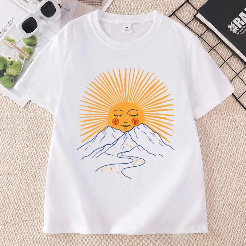 Boho Sun T-Shirt Comfortable Mountain Graphic Tee Casual Round Neck Celestial Nature Tee Boho Summer Hiking Tops Cotton Short