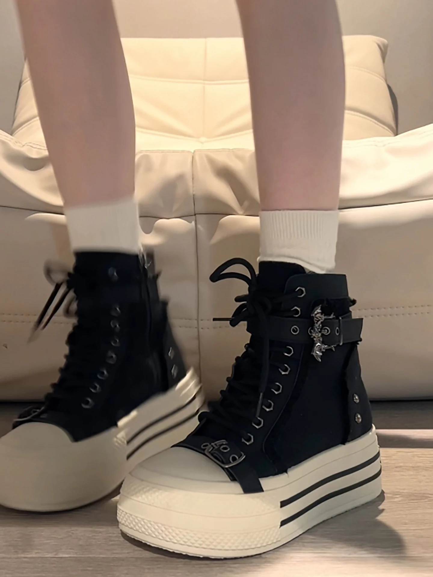 2025 Women's Black Retro High-Top Canvas Shoes - Thick Platform Sneakers for Petite Height Increase, Casual Fall Fashion - Image 4