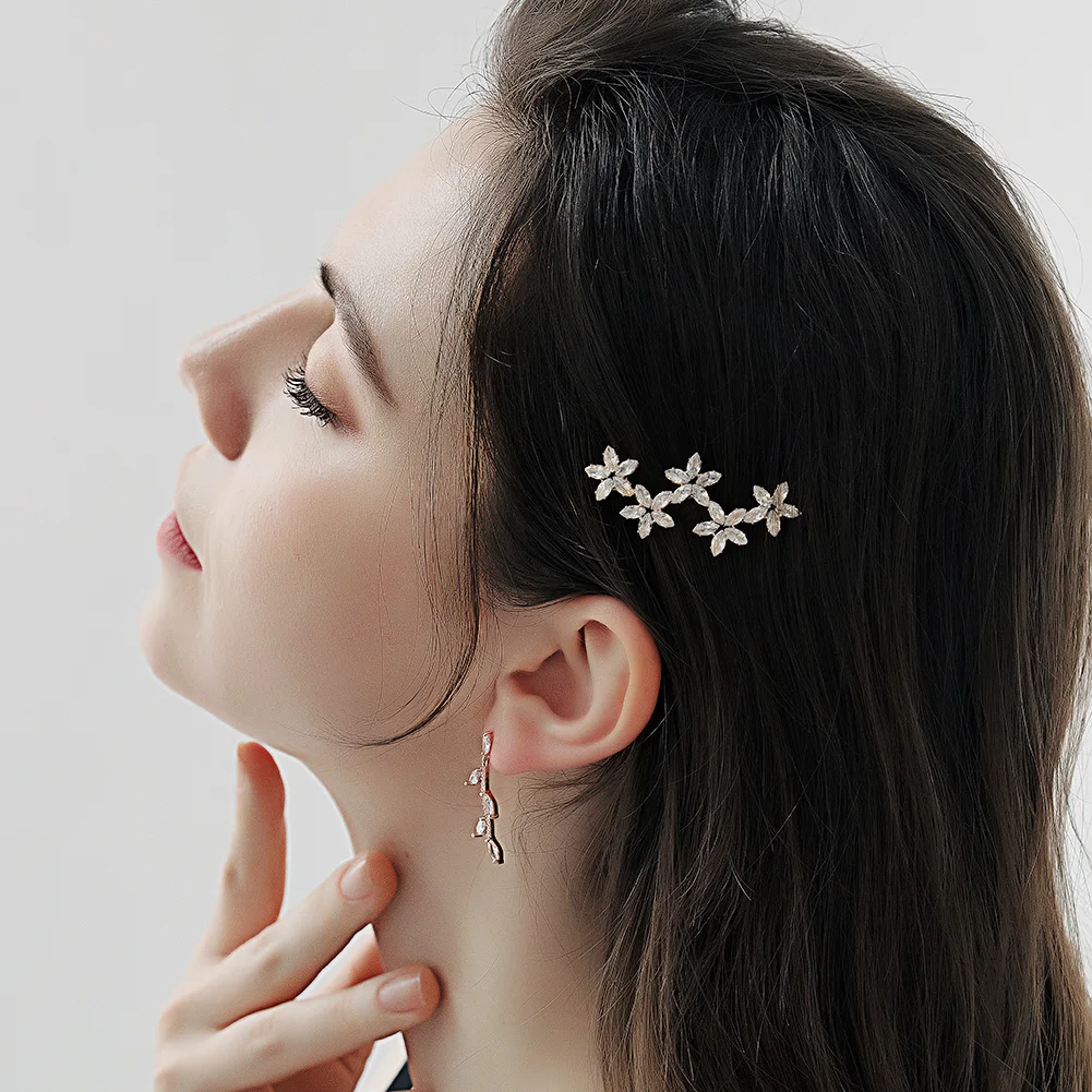 Korean Crystal Flower Hairpin for Women Vintage Female Braid Rhinestones Barrettes Flowers Shape Hair Clip Hair Accessories