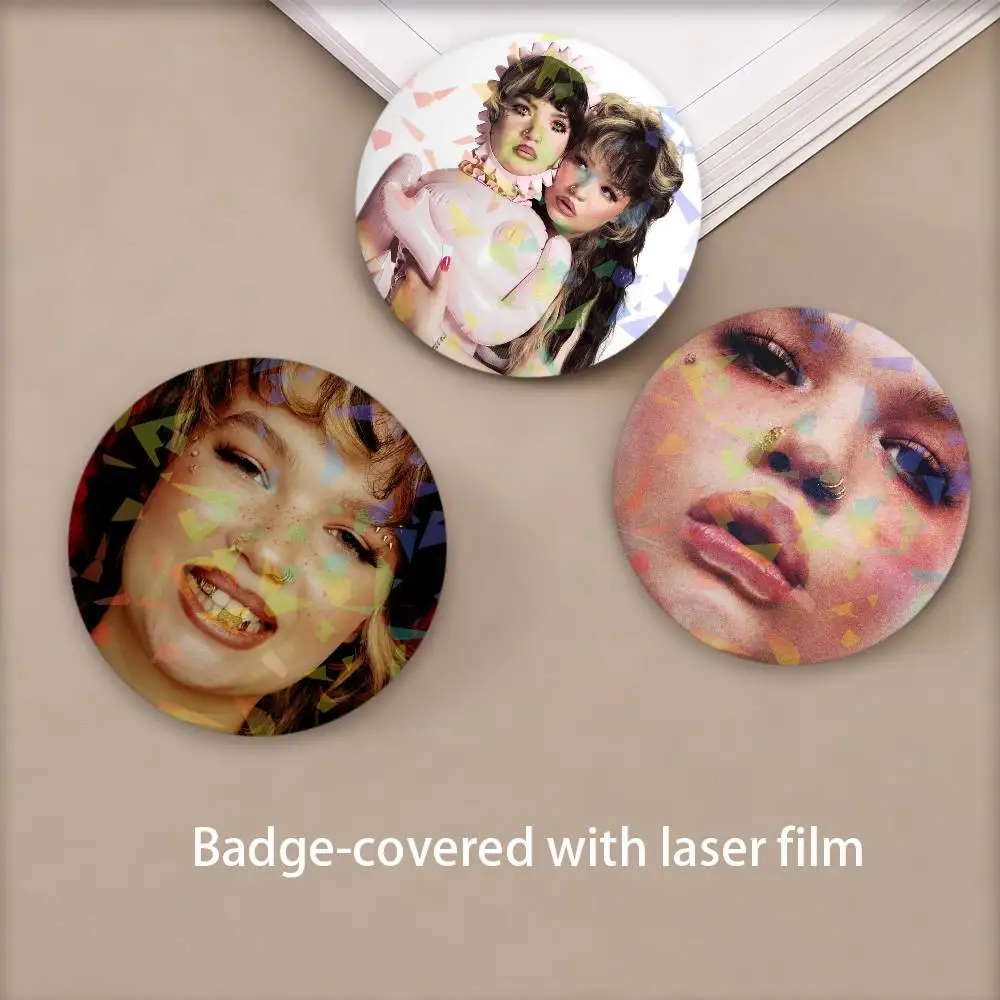 Singer L-Lola Young One Thing Badges Round Laser Badge Brooch Backpack Accessories