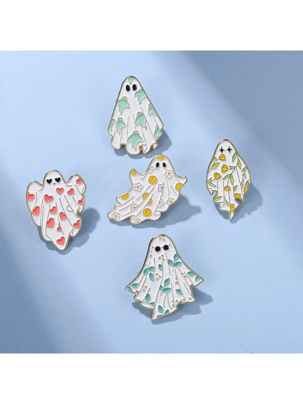 5pcs Kids' New Arrival Creative Alloy Cute Faceless Ghost Shaped Cartoon Brooch For Clothes, Bags Accessory