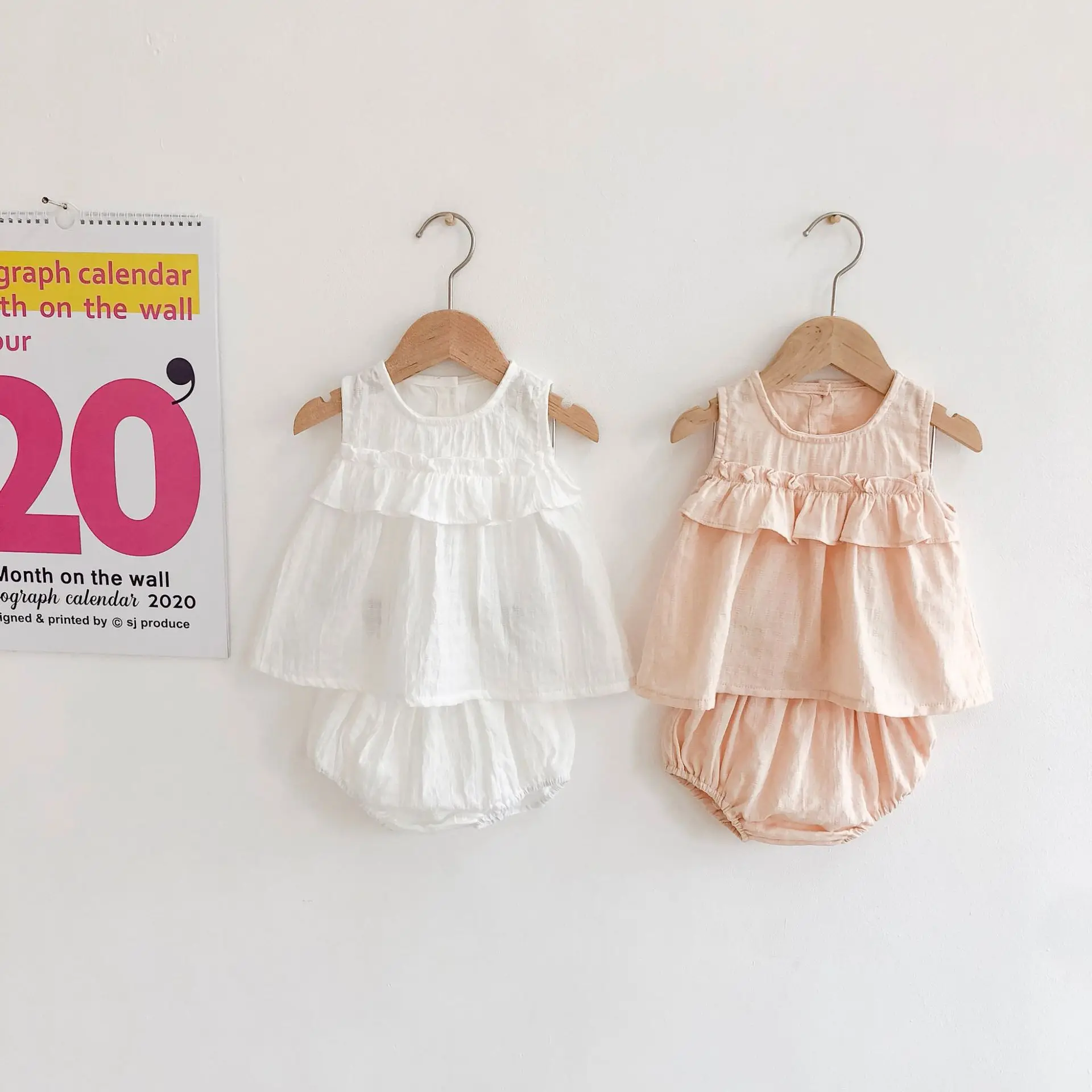 2022 Summer baby suit newborn baby cotton sleeveless wooden ear top + lantern bread pants baby girl two-piece suit outfits