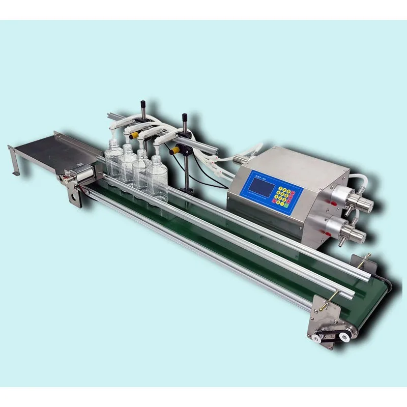 مضخة تمعجية أوتوماتيكية آلة تعبئة السوائل الصغيرة حشو زجاجات مياه العصير مع حزام الناقل