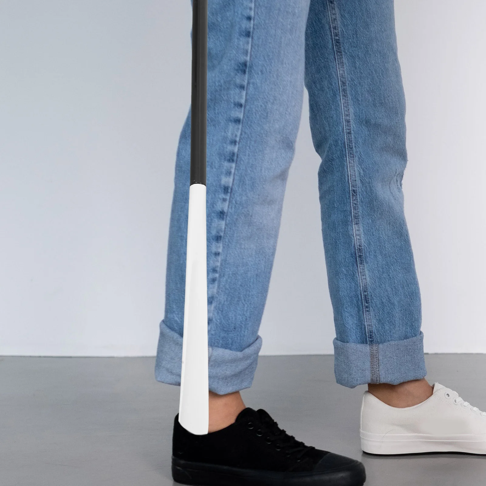 

Long H Putting Aid Pregnant Woman Assistant Device No Bending Multifunctional Long Shoehorn for Seniors Sock Assistance