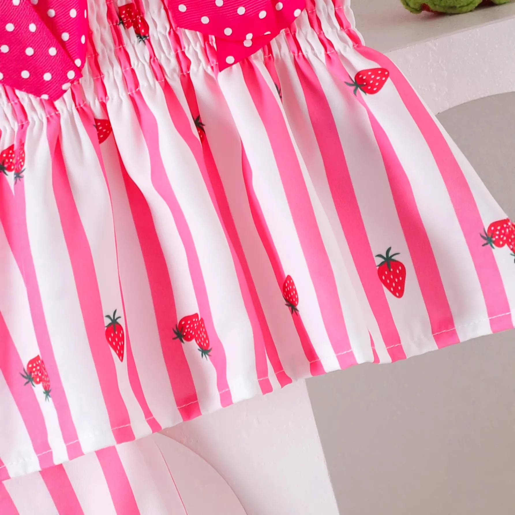 New Summer Toddler Girls Cute Strawberry Striped Bow Sleeveless Top Shorts Outfit Fashion Kids Set for
