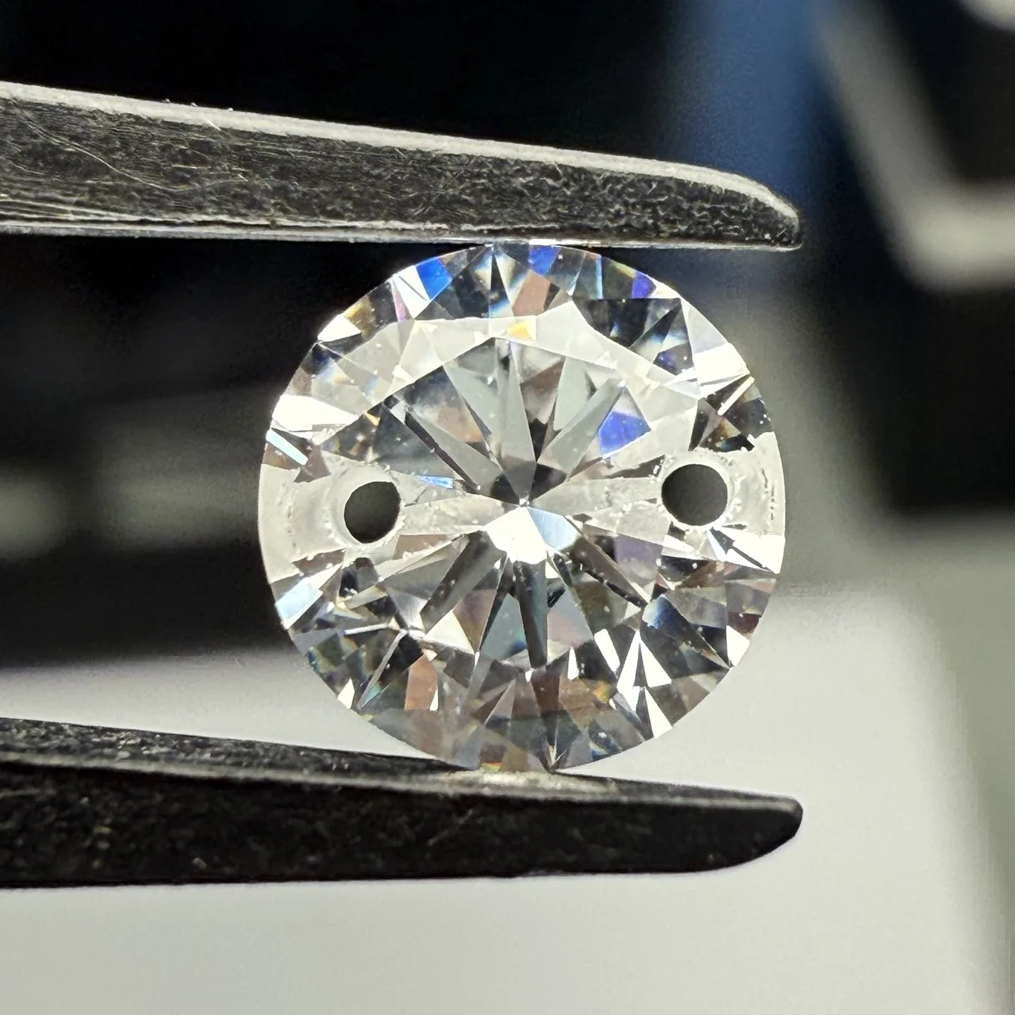 Meisidian Drilled Hole 0.7mm Round 3mm 4mm 5mm 6.5mm Super White VVS1 D Moissanite Gemstone for Pendant Jewelry Making