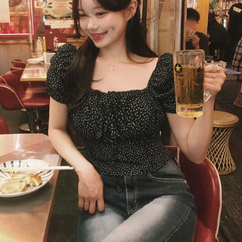 Chique casual doce jovem olhando bolinhas ort sve gola quadrada chiffon feminino topo primavera verão faion versátil