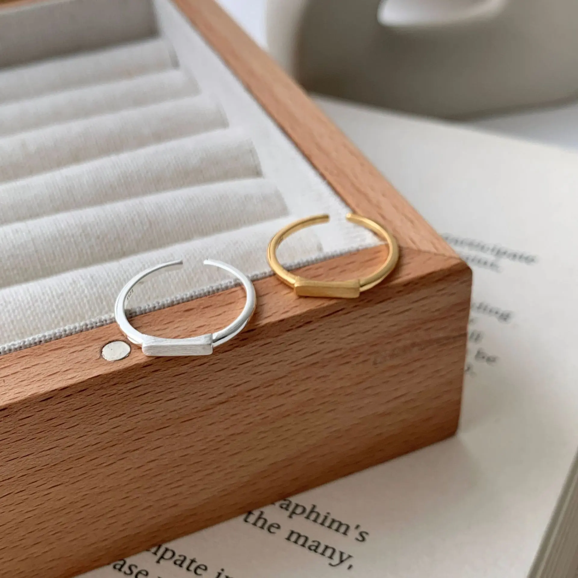 

CHOZON S925 Solid Silver Brushed Rectangle Ring French Architectural Minimalist Wholesale Stacking Jewelry for Women