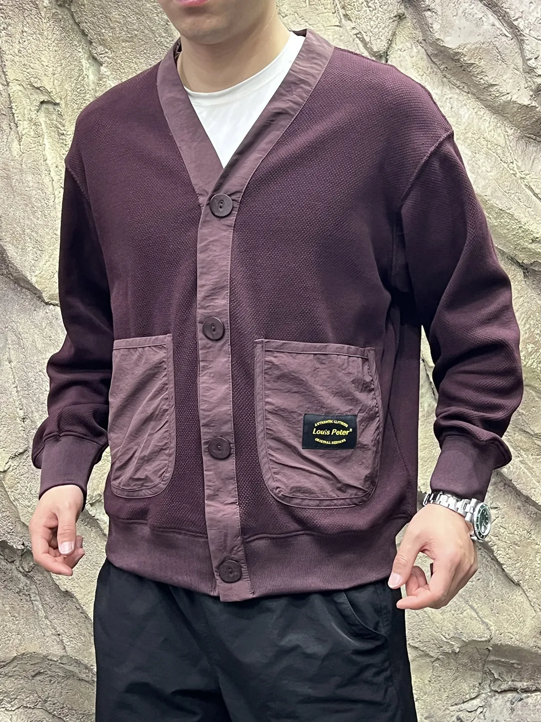 

Мужской кардиган свободного кроя с V-образным вырезом и большими карманами, выполненный по технологии Tight Spin Dyeing, в ретро-стиле, стандартный крой, длинный рукав