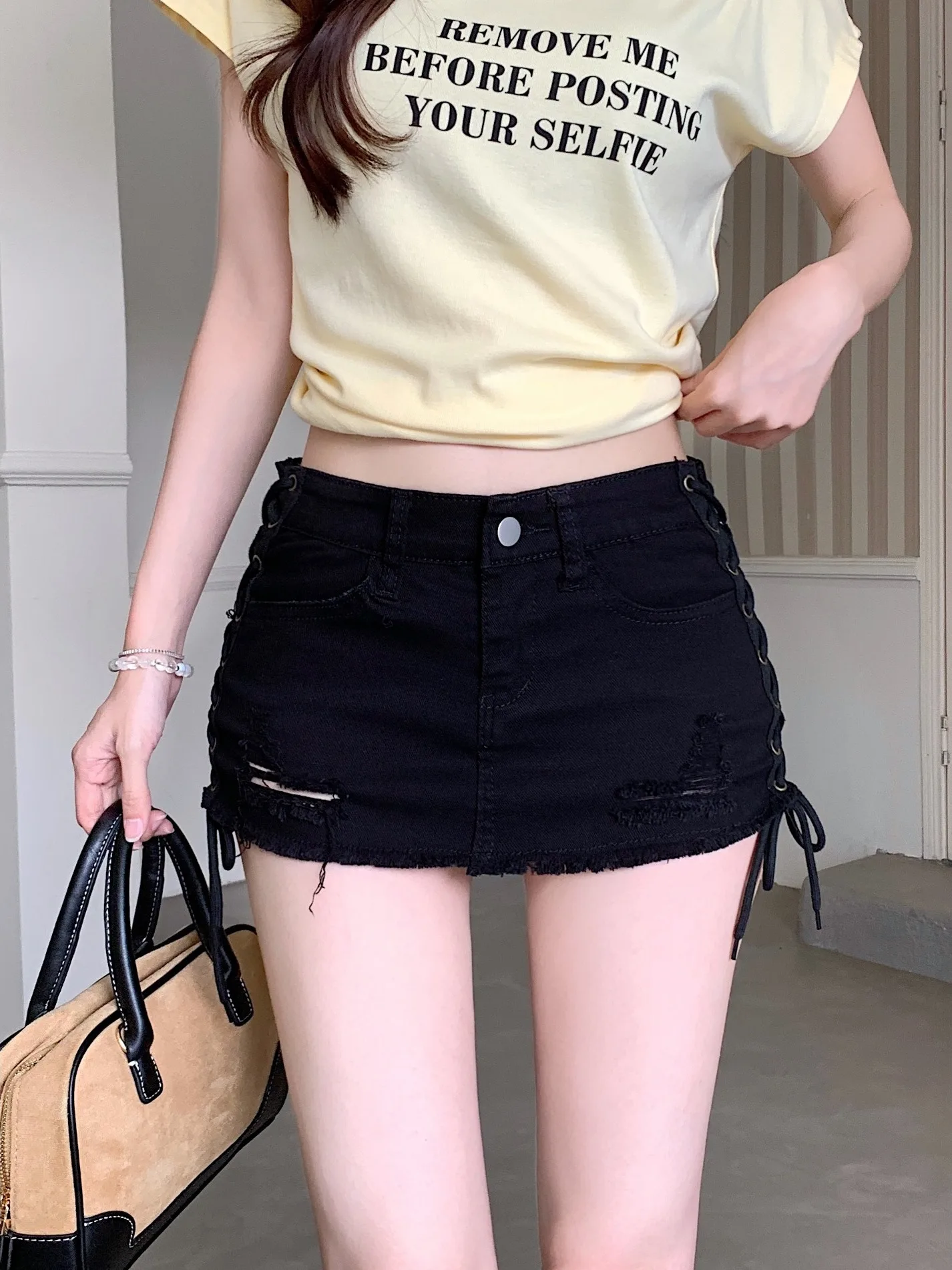Sexy Black Hollow out Side Low Waist A-Line  Skirt for Women Casual Style Autumn Fashion Thinming Short Skirt