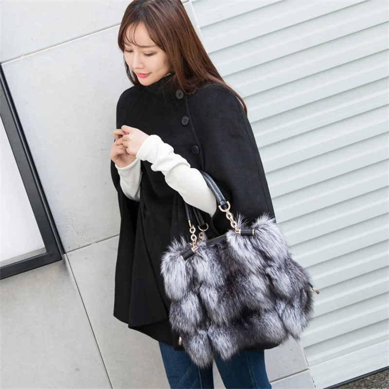 Fluffy Natural Fur Shoulder Bag Luxury Fox Fur Crossbody Fur Bag Large Capacity Women's Designer Fur Dinner Bag