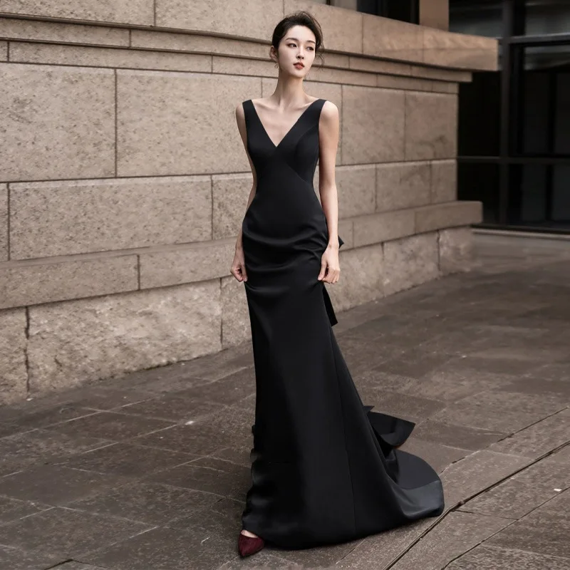 

Satin Black Evening Dress 2025 Summer New V-neck Dignified and Elegant Socialite Temperament Slim Fit Fish Tail Banquet Dress
