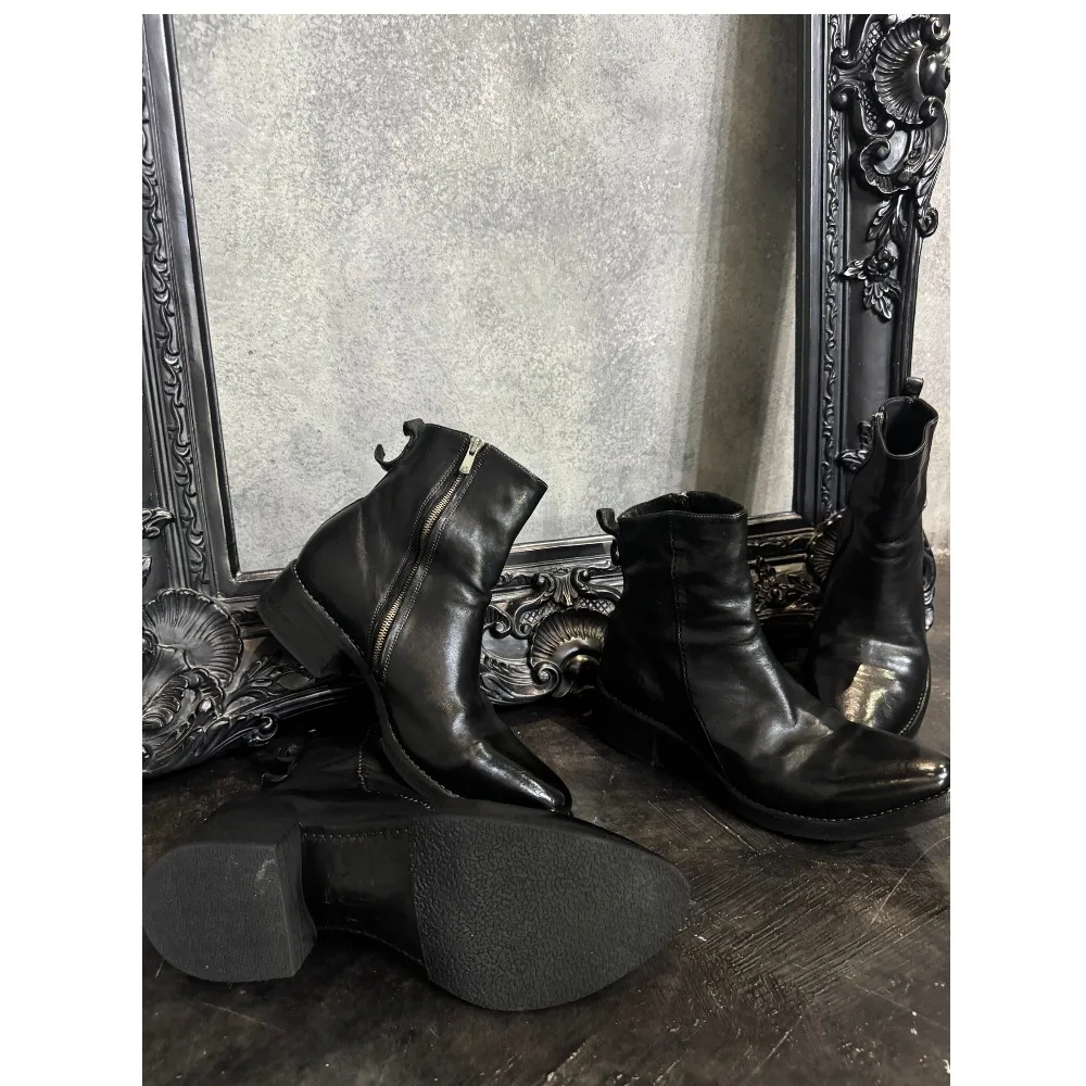 Fashion Leather Motorcycle Boots Upright Pleated Side Zipper Short Boots Black Thick Sole Versatile Western Chelsae Boots