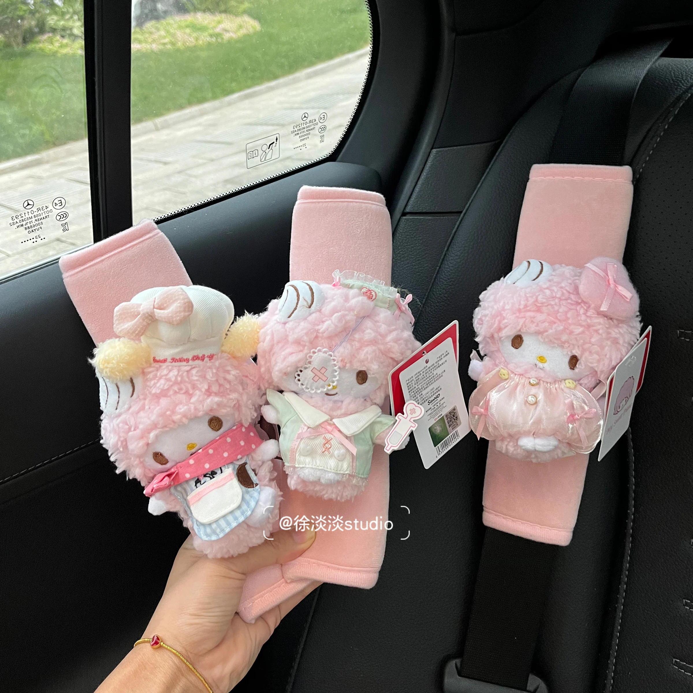 الوردي مرحبا كيتي لطيف الكرتون مقعد السيارة حزام غطاء السيارات حزام الأمان سلامة الكتف وسادة لينة حامي