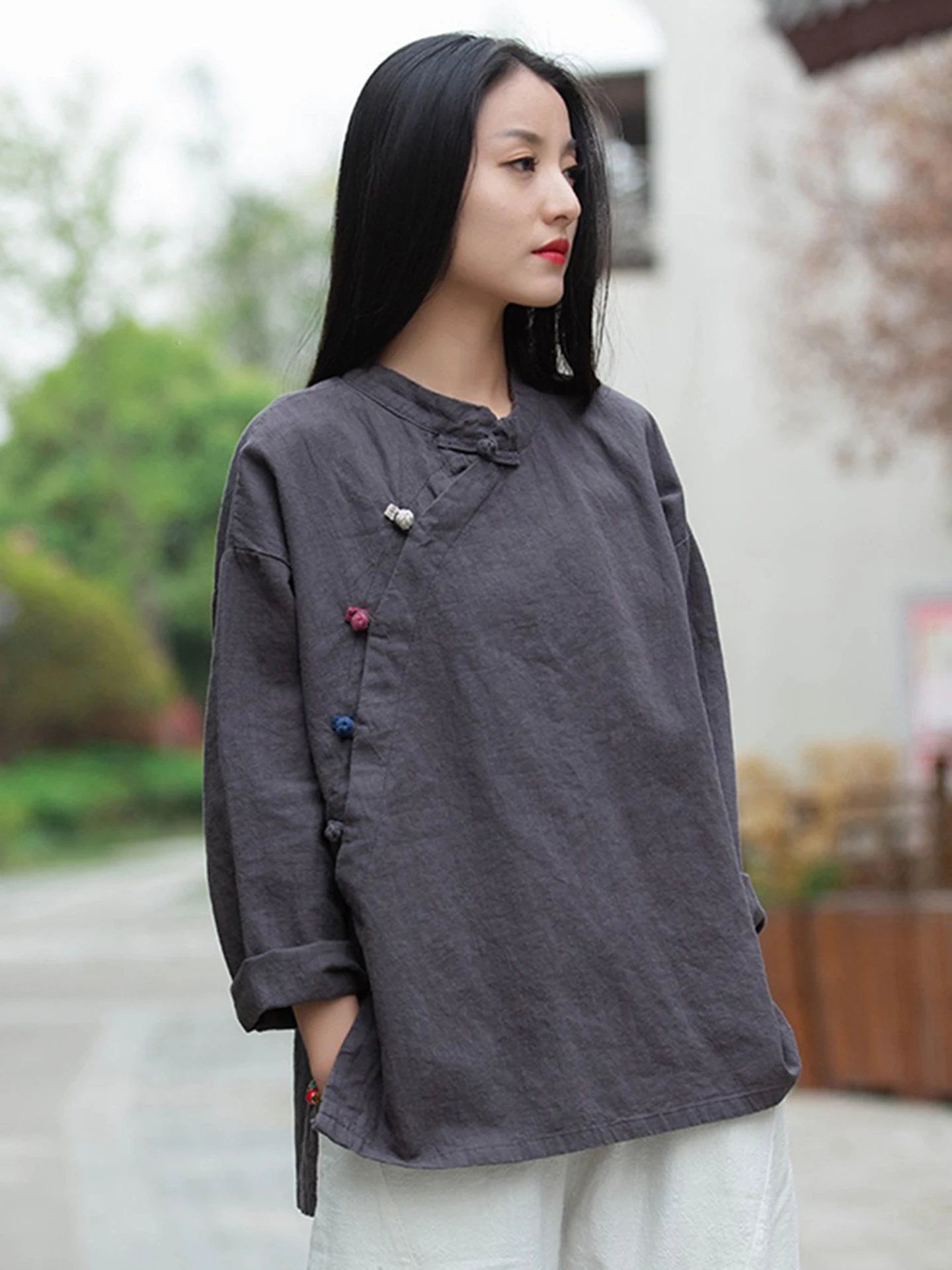 Artistic Cotton Linen Women's Shirt 2026 New Retro Style Side Buttoned Long Sleeve Loose Fit Traditional Chinese Style Top