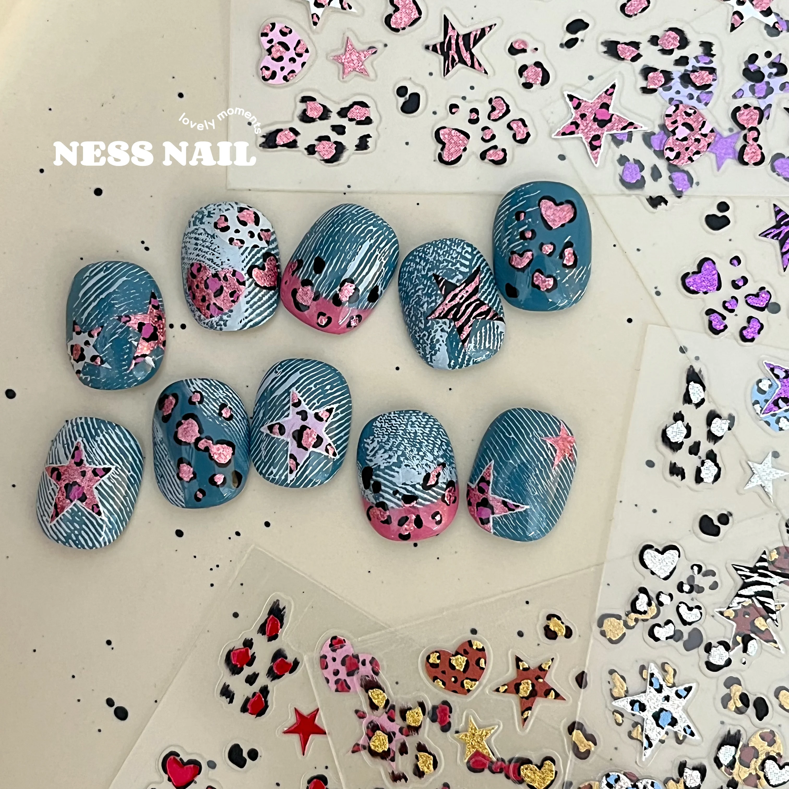 1 stks 5D Laser Luipaard Ster Nagelsticker Roze Glanzend Zelfklevend Zoet Cool Luipaardprint Nail Art Sticker Chic Hart Nagel Decor