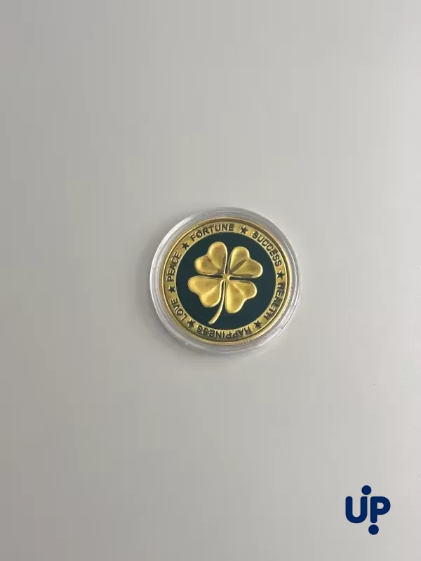 Lucky Four Leaf Clover Painted Coin 4cm Round Metal Souvenir Challenge Commemorative Coin for Home Decor