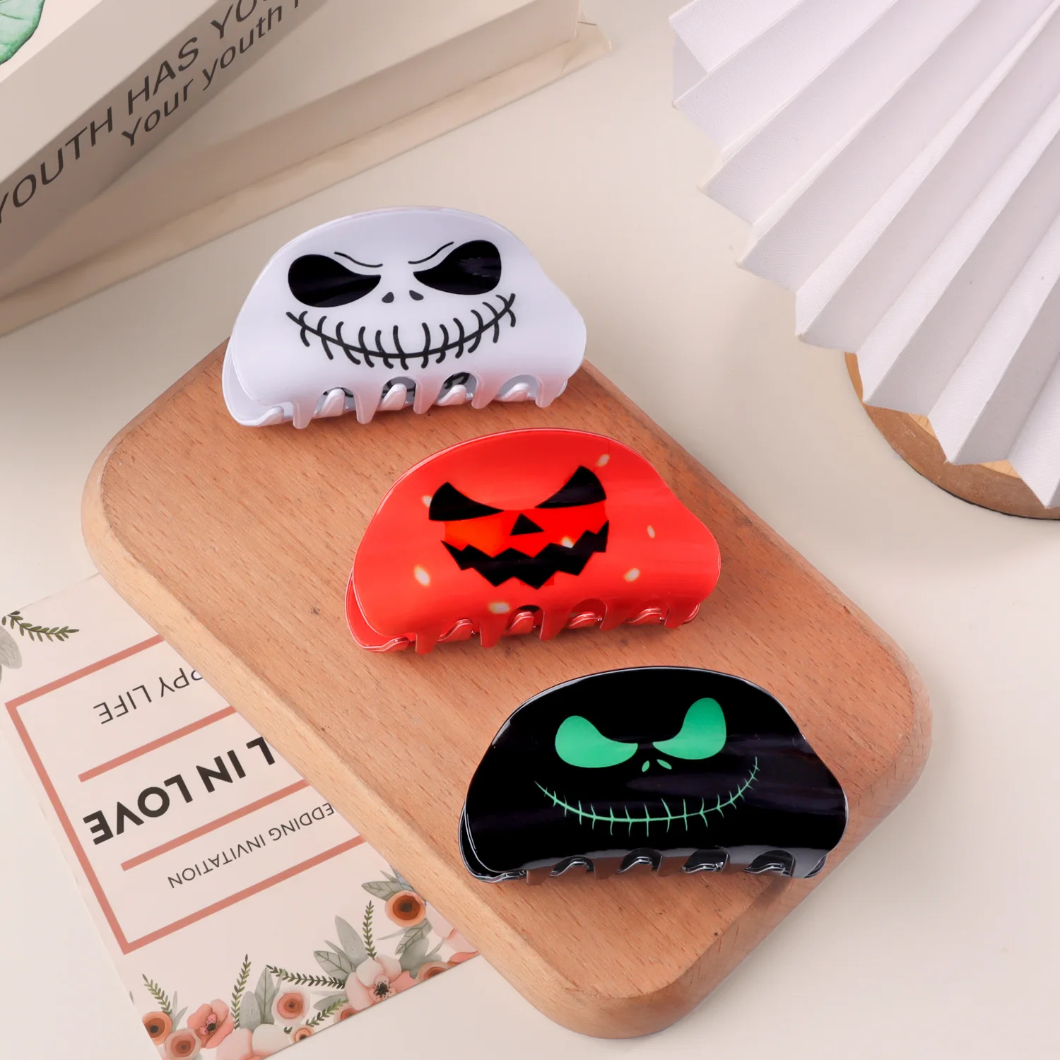 1pc Halloween series acrylic cartoon funny grab clip ghost pumpkin hair grab back of the head plate hairpin hair ornament girl
