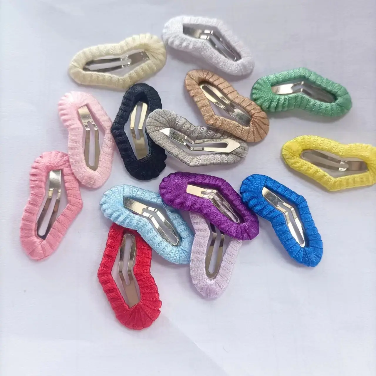 10pcs New Manual Heart-shaped Clip Dog Hairpin Pet Yorkshire BB Clip hairpin could be Pet Accessories