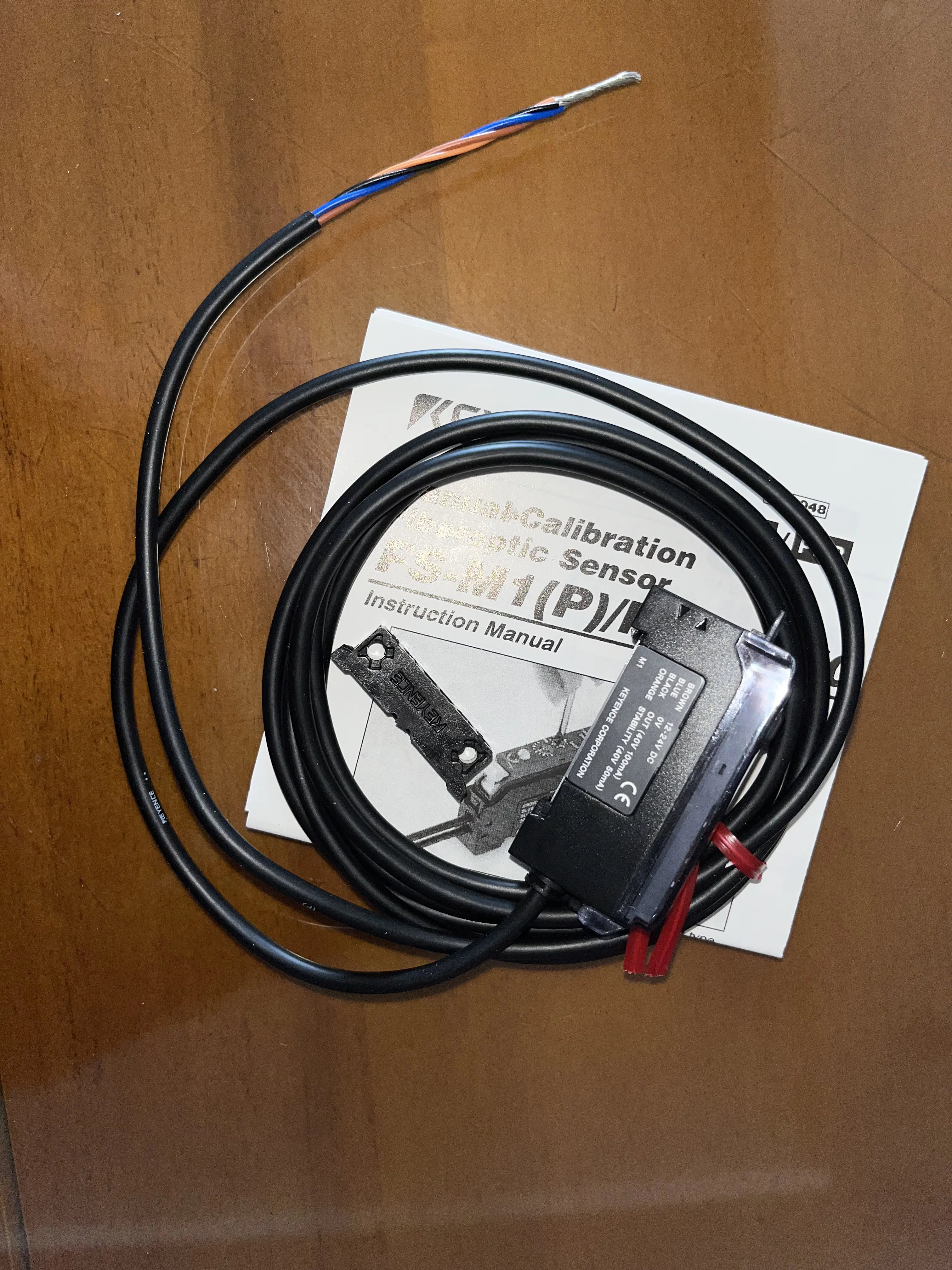 

Фотоэлектрический переключатель оптоволоконного усилителя Keyence FS-M1