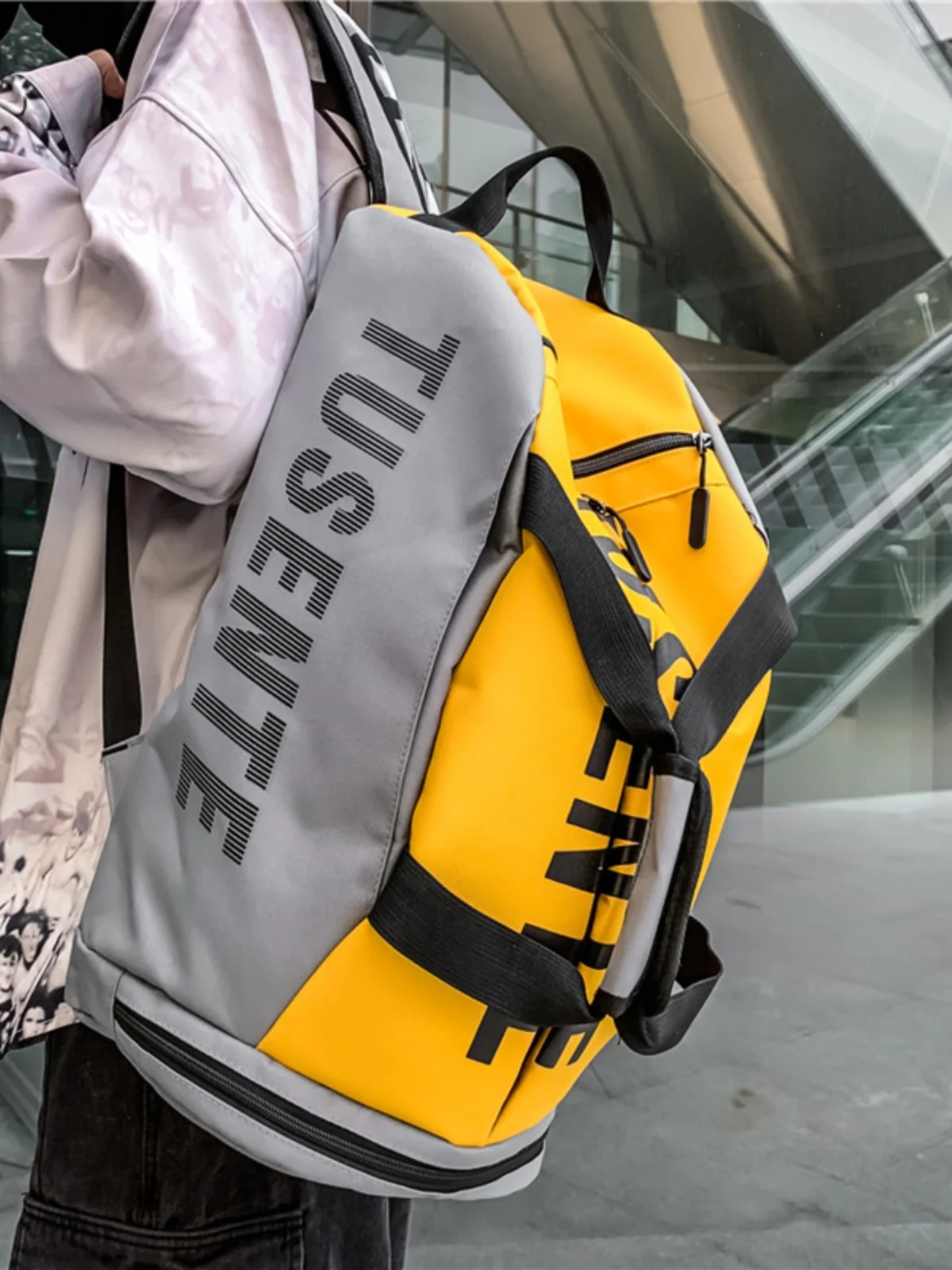 

Men's Travel Bapa Large Capaci Outdoor Climbing Bag Waterproof Ox Cloth Zipper Closure Pure Color Commuter Sle Sp...