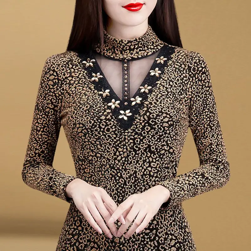 2023 autunno e inverno nuova moda donna ed elegante fondo in pizzo peluche manica lunga addensato caldo e confortevole Top
