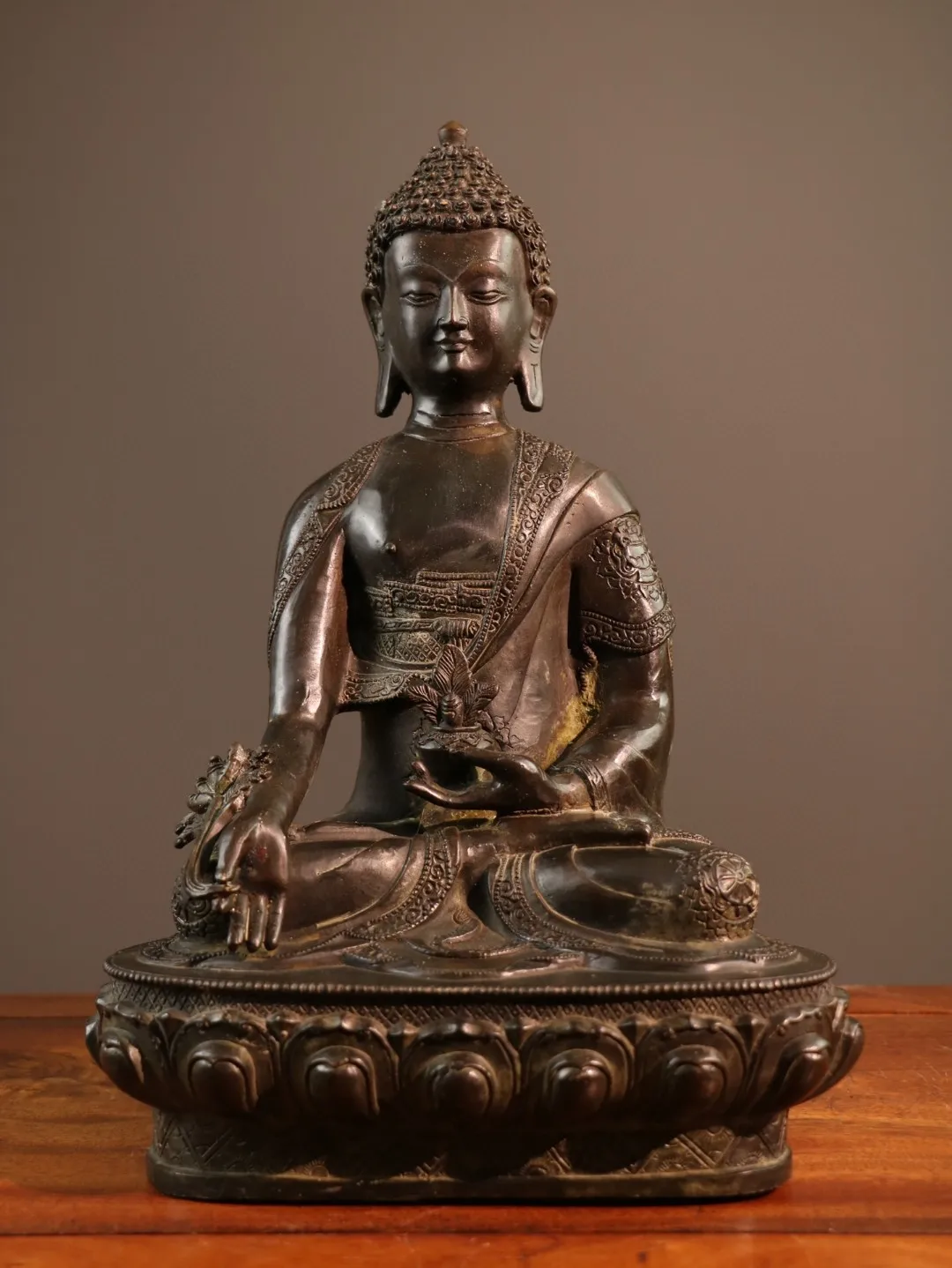 

Tibetan Pure Copper Brass Mud Gold Shakyamuni Pharmacist Buddha Statue Home Buddha Hall Decoration 31cm Supplies