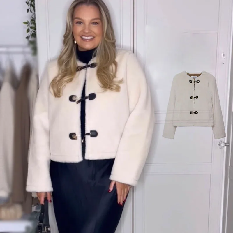 معطف فرو شتوي أنيق للسيدات باللون البيج الصلب وأكمام طويلة مع مشبك على شكل قرن سترات فضفاضة للسيدات ملابس خارجية كلاسيكية غير رسمية عالية الشارع