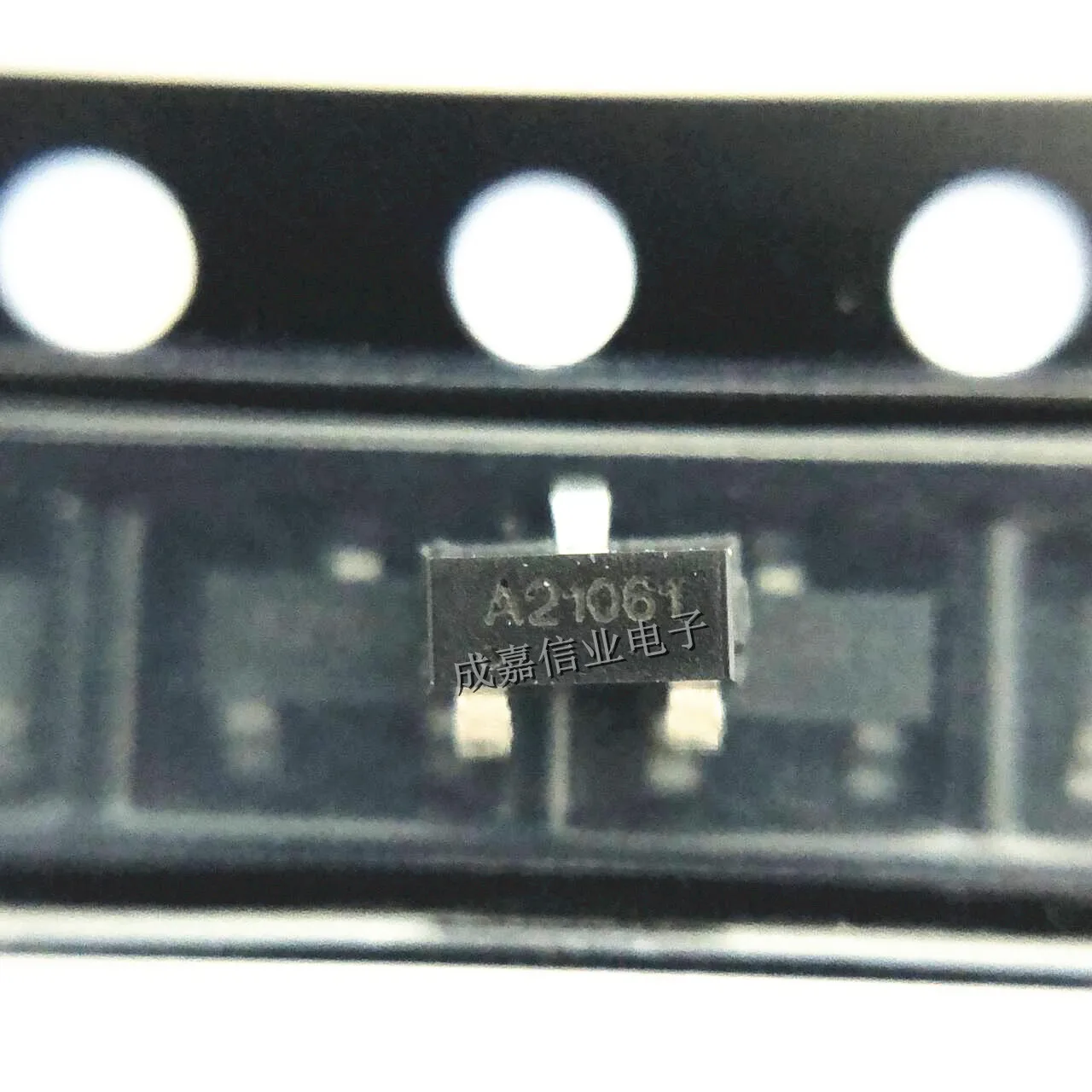 10pcs/Lot CDSOT23-SM712 SOT-23-3 MARKING;A2 ESD Protection Diodes / TVS Diodes SOT-23 7V400W Low Capacitance