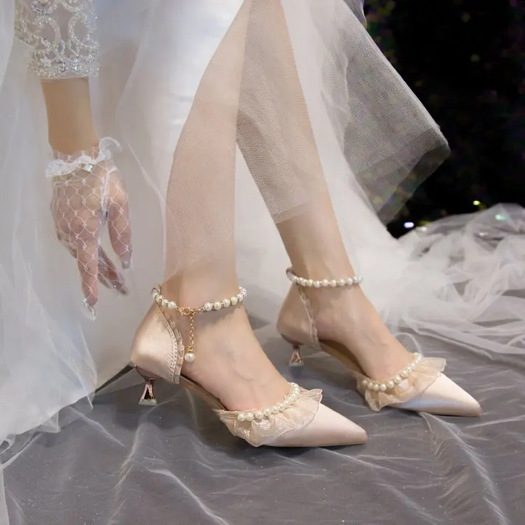 Weiße Hochzeitsschuhe für Damen 2026 Sommer Luxus Seide Perlen Knöchelriemen High Heels Pumps Spitze Damenschuhe mit Absatz – Detail 34