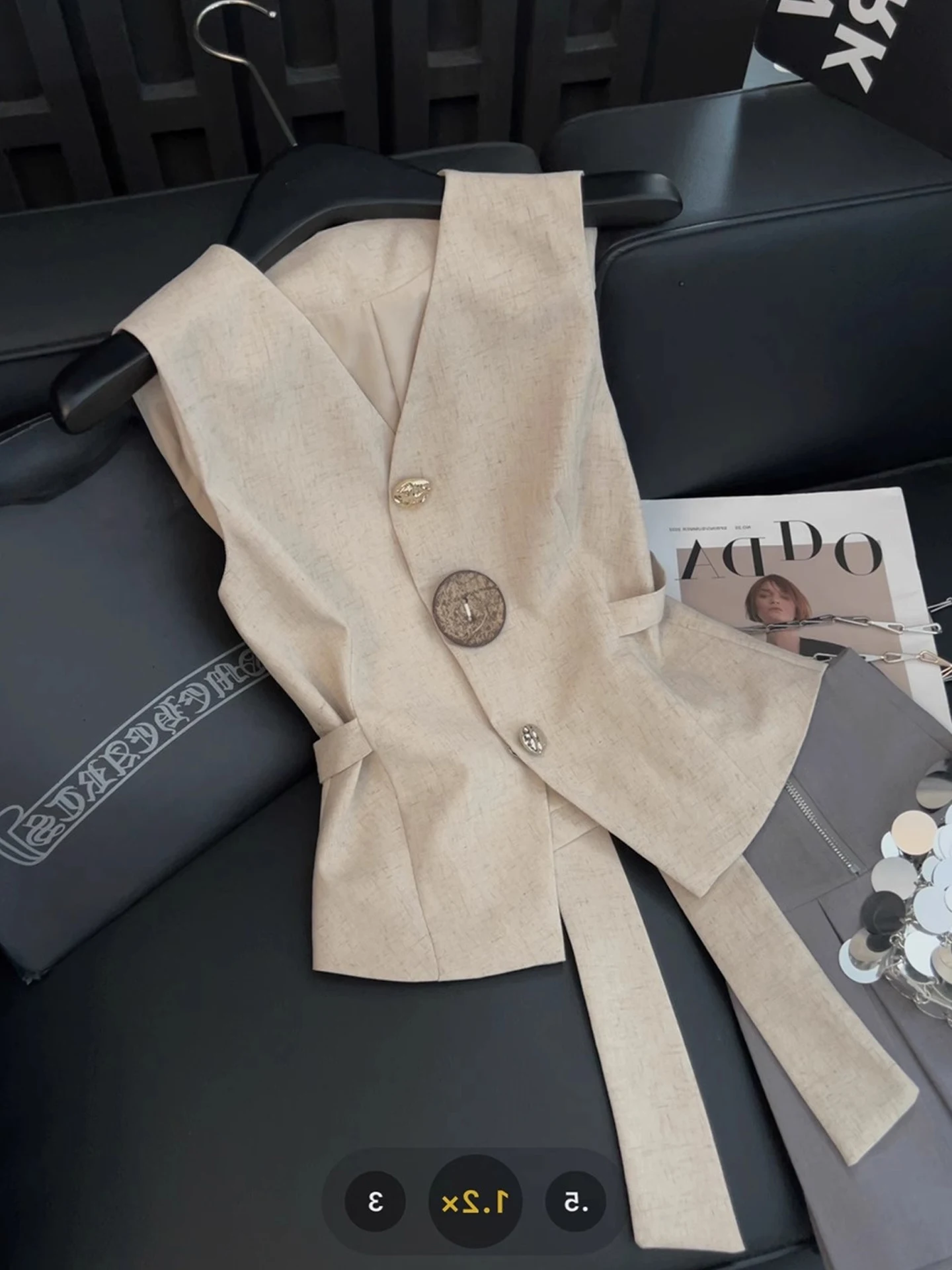 

Женский жилет в стиле ретро, однотонный, с поясом и вставкой на талии, модный, для поездок на работу, лето 2025, эксклюзивный онлайн-поэт