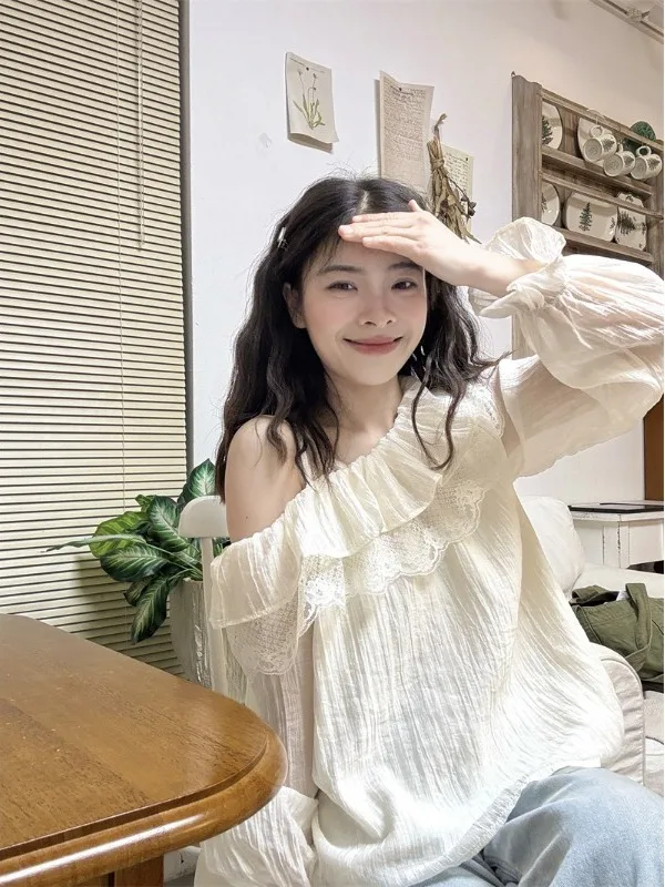 

Spring 2026 New Style Women's Long Sleeve Lace Patchwork Shoulder Bared Shirt Slimming Design Bell Sleeve Straight Cut Top