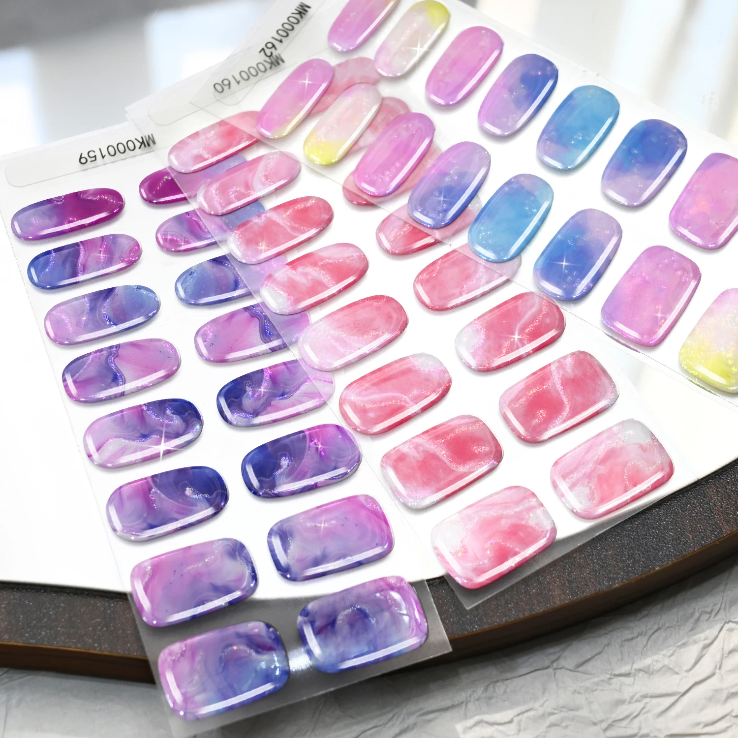 16 Tipps für Aquarell-Smudge-UV-Nagellackstreifen, Backfreie 3D-Glitzer-Marmor-Vollabdeckungs-Nagelstreifen, Selbstklebende Maniküre-Aufkleber – Detail 5