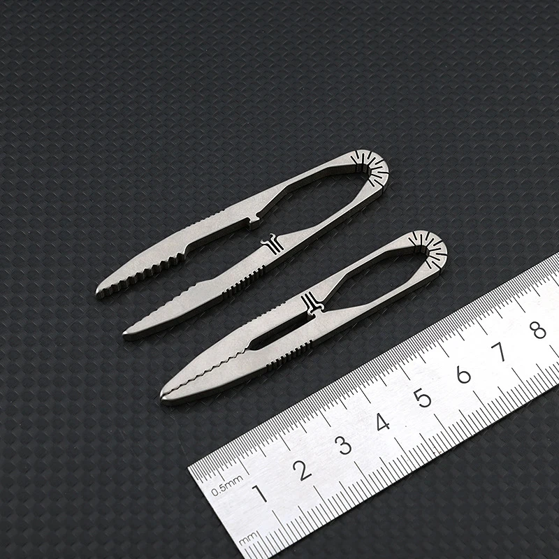 Titanium Alloy Tweezers Clip Mini Titanium Tweezers Small Titanium Alloy Clip Portable Tweezers Nipper EDC Outdoor Pocket Tool