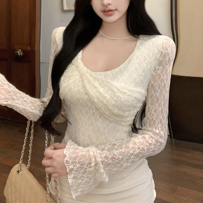 2025 Autunno Inverno Donna Top in pizzo Pullover corto design Camicetta Camicia a maniche lunghe con fondo