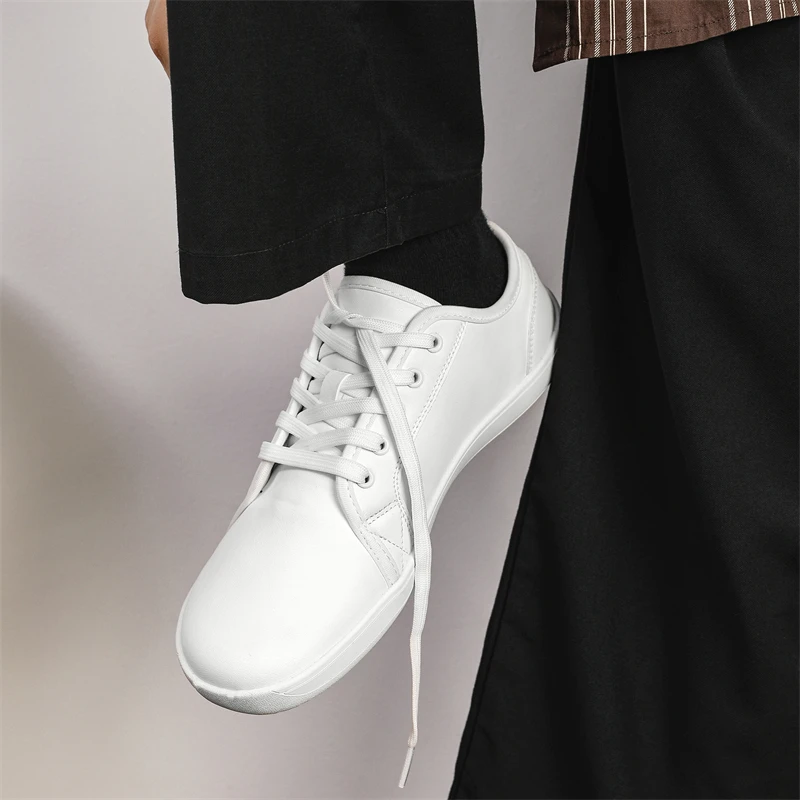 Chaussures de sport en cuir à semelle souple légère pour hommes, chaussures décontractées à lacets bas, tête large, pieds nus, extérieur, nouveau style