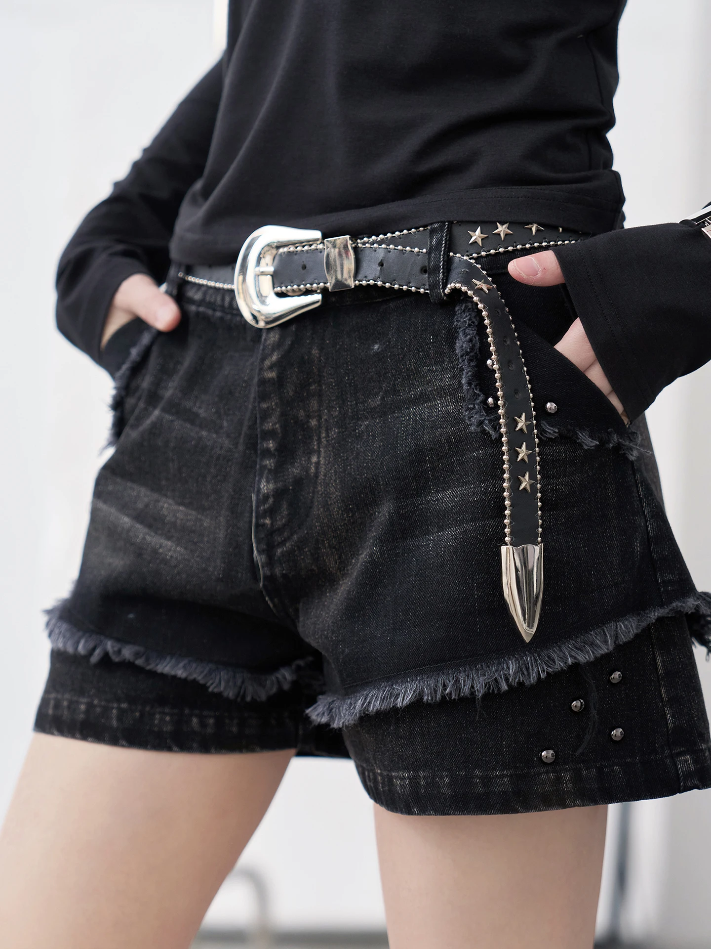 Wan You Gravity Museum Rock Opera Women's Short Jeans Summer Loose Fit Moderate Hardness Non-Stretch Washed Frayed Denim