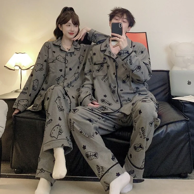 ชุดนอนคู่รักลายเฮลโลคิตตี้ใหม่ ซานริโอ้ ลายแมวและปลา สำหรับฤดูใบไม้ผลิและฤดูใบไม้ร่วง ลายการ์ตูน แขนยาว กางเกงขายาว ชุดนอนนักเรียน ชุดนอนใส่บ้าน