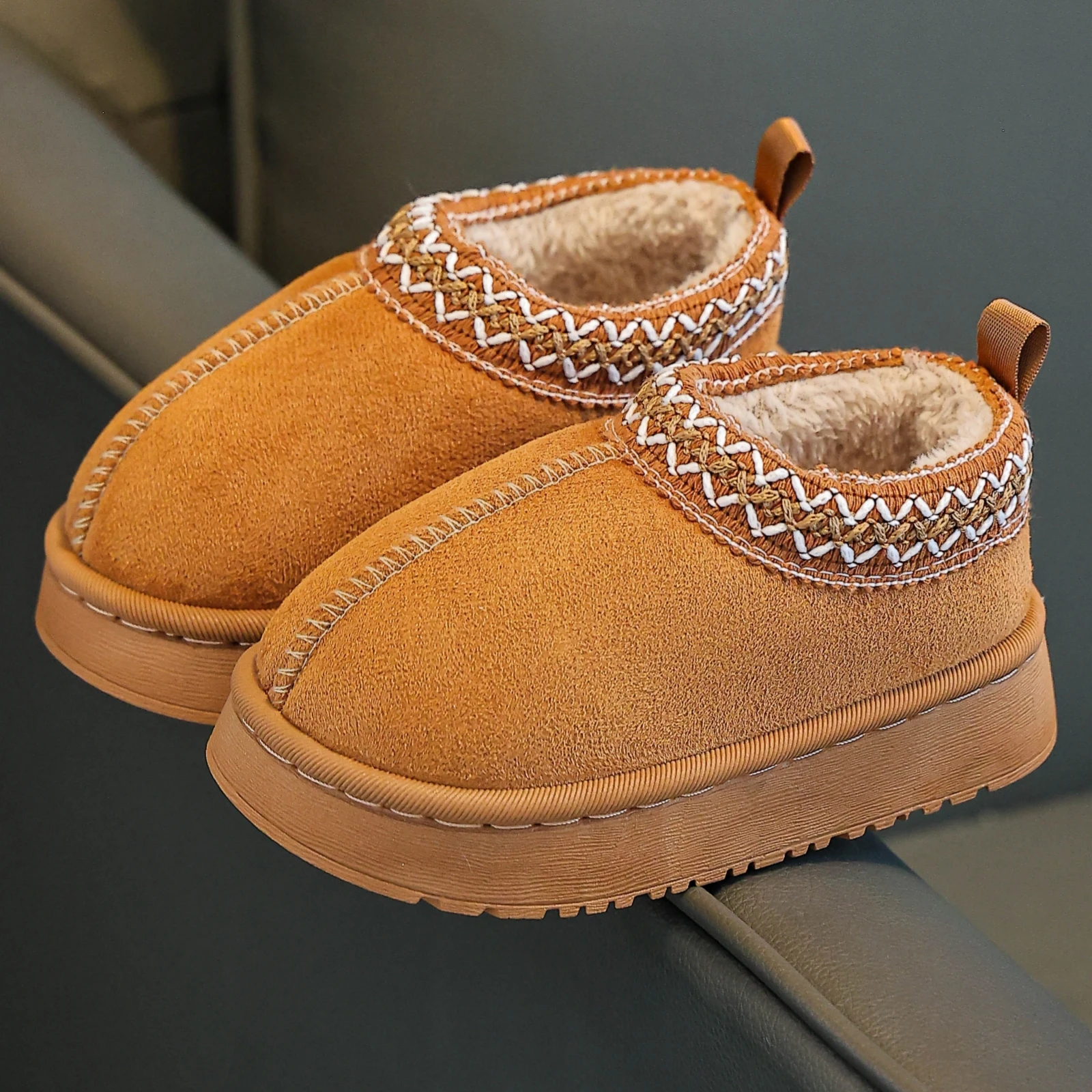 

Children's bags and slippers for both boys and girls at home, indoor and outdoor bags with simple and casual stitching