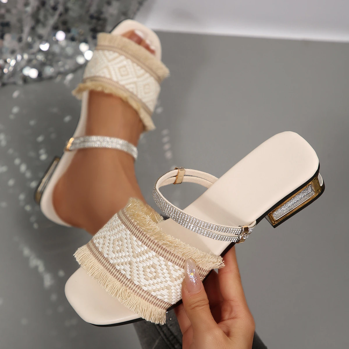 

Летние женские сандалии, тапочки на толстом каблуке с вышивкой, уличная одежда, сандалии в сказочном стиле, универсальная модельерская обувь, женская обувь