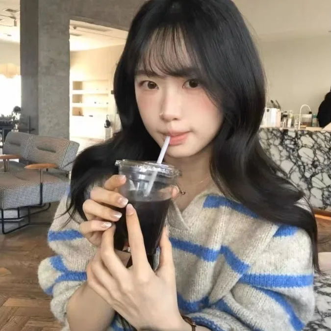 

Женский вязаный топ в полоску с v-образным вырезом — синий свитер свободного кроя с длинными рукавами для тепла и удобной осенне-зимней одежды (китайский бренд)