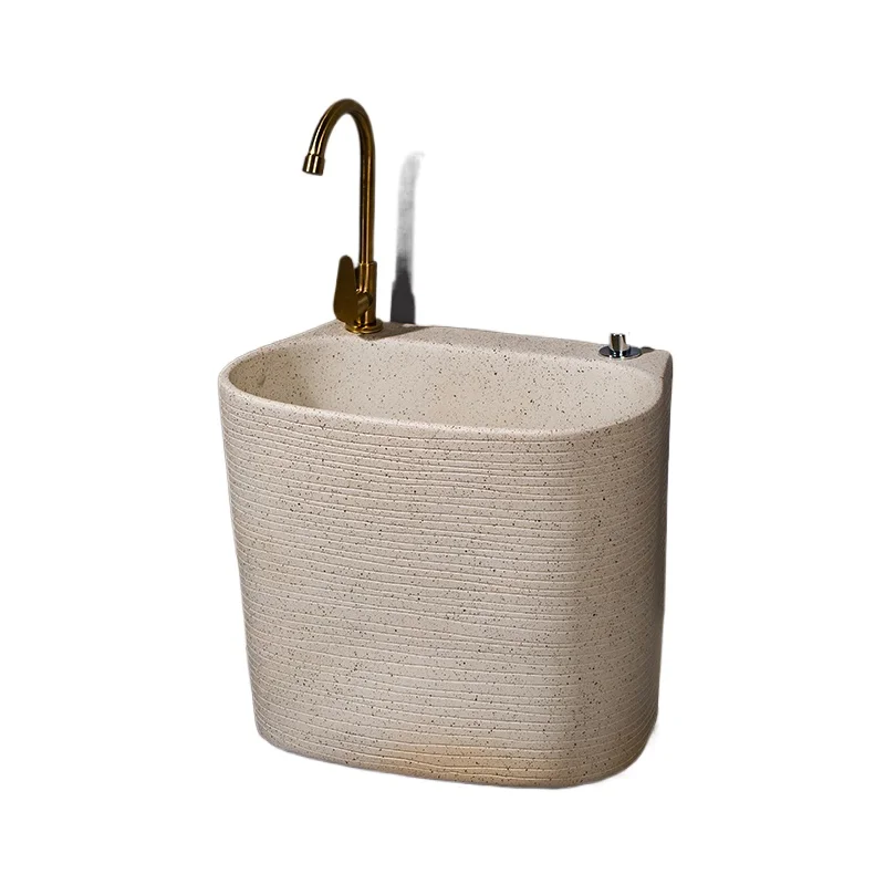 

Balcony mop pool floor-to-ceiling outdoor pier mop pool vomiting indoor water basin B & B Garden Hotel courtyard retro