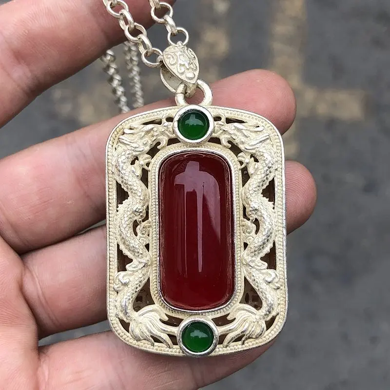Antique Miscellaneous Collection Daqing Qianlong Annual Double Dragon Play Beads Red and Green Beads Copper Pendant