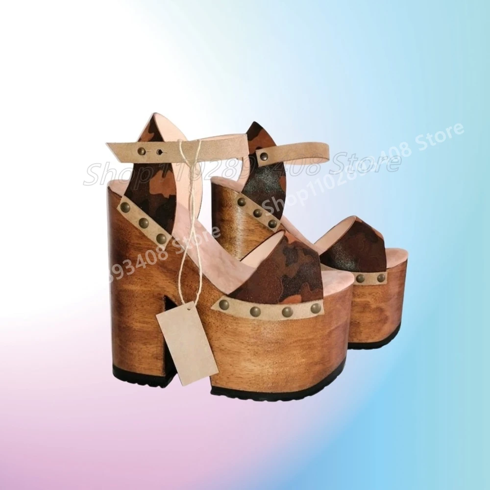 

Brown Print Decor Thicksoled Sandals Chunky High Heel Rivets Decor Platform Runway Fashion Sexy Women Shoes 2025 Para Mujere