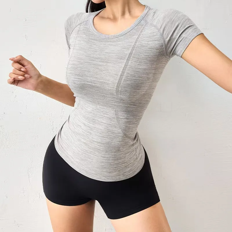 Sommerliches Damen-T-Shirt mit kurzen Ärmeln, Yoga-Shirt, Sportshirt, Fitness-Oberteil, Laufshirt, lässiges Yoga-Outfit, Oberteil. – Detail 16