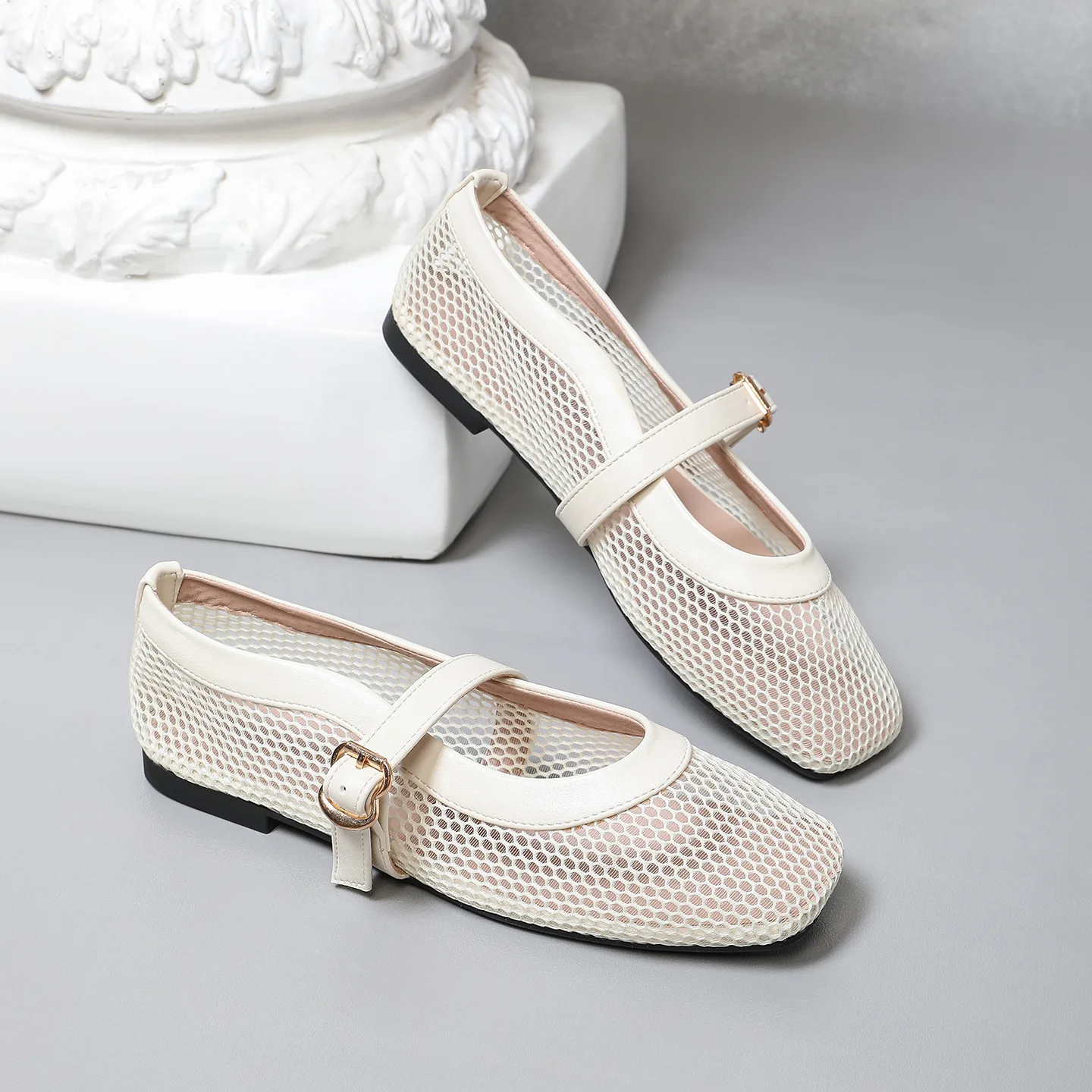 2026 Women Summer MS square head Hollow Sandals Women Flats Shallow New Shoes Comfort Retro Female Flat Shoes sandals