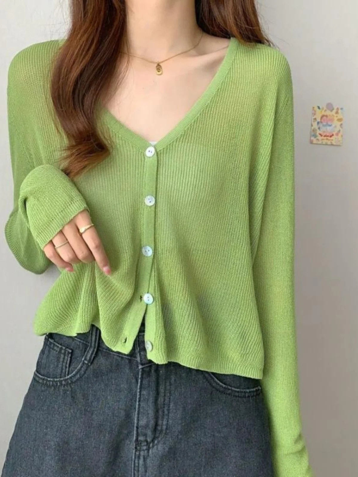 cardiga-feminino-de-trico-gola-v-com-protecao-solar-manga-longa-fino-estilo-curto-xale-moda-executiva-verao-2026